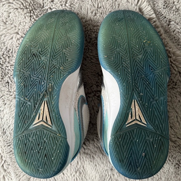 Nike Kid Boy Size 6.5Y Ja 1 GS Blue and Gray Sneakers Running Shoes Activewear - Picture 6 of 9